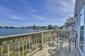 Waterside Portsmouth Home with Deck, 11 Mi to Newport
